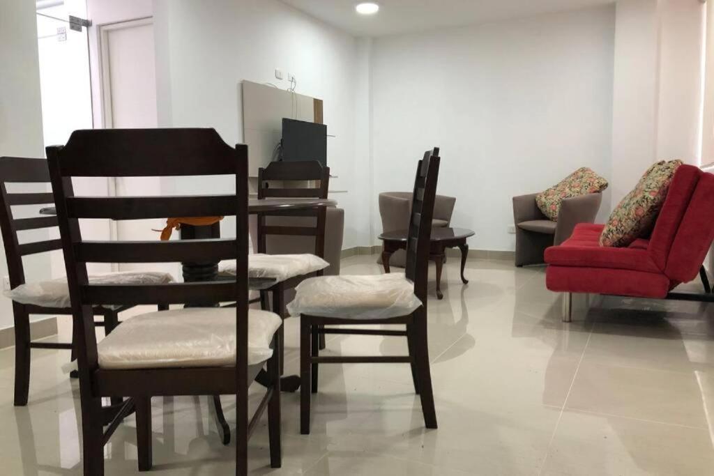 2- Amplio Departamento Remodelado En Miraflores 리마 외부 사진